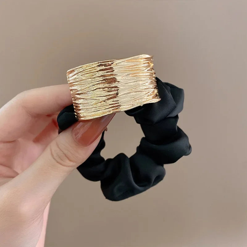 Attache cheveux en Satin métallique