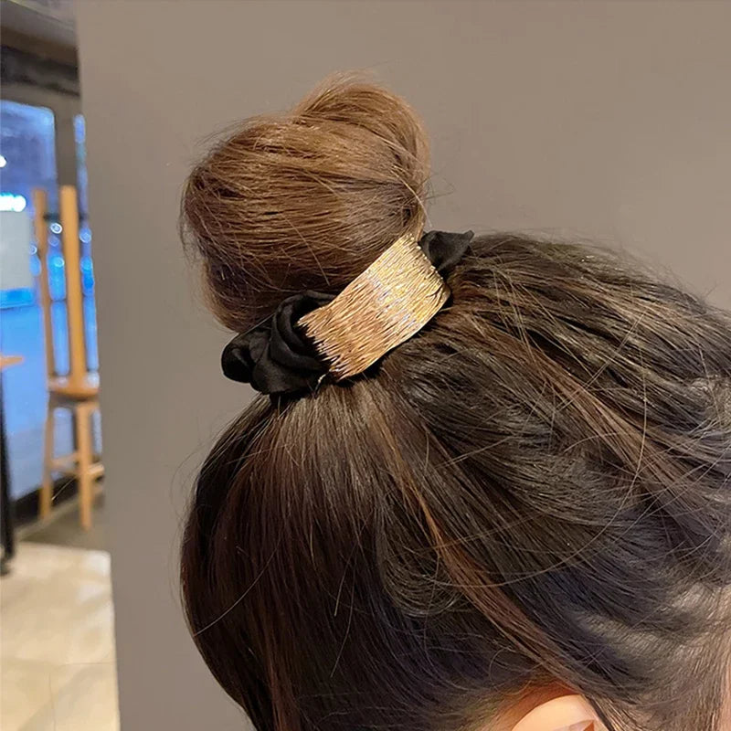 Attache cheveux en Satin métallique