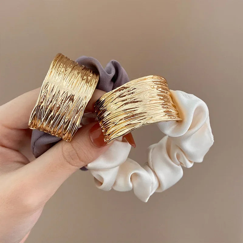 Attache cheveux en Satin métallique
