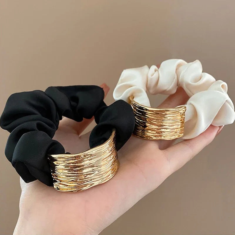 Attache cheveux en Satin métallique
