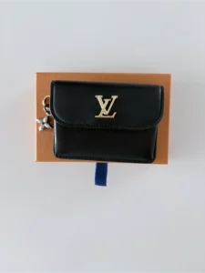 타이니 렉토 버소 LV 블룸 카드 홀더(블랙,코랄,스카이블루)