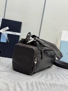 디스트레스드 가죽 숄더백